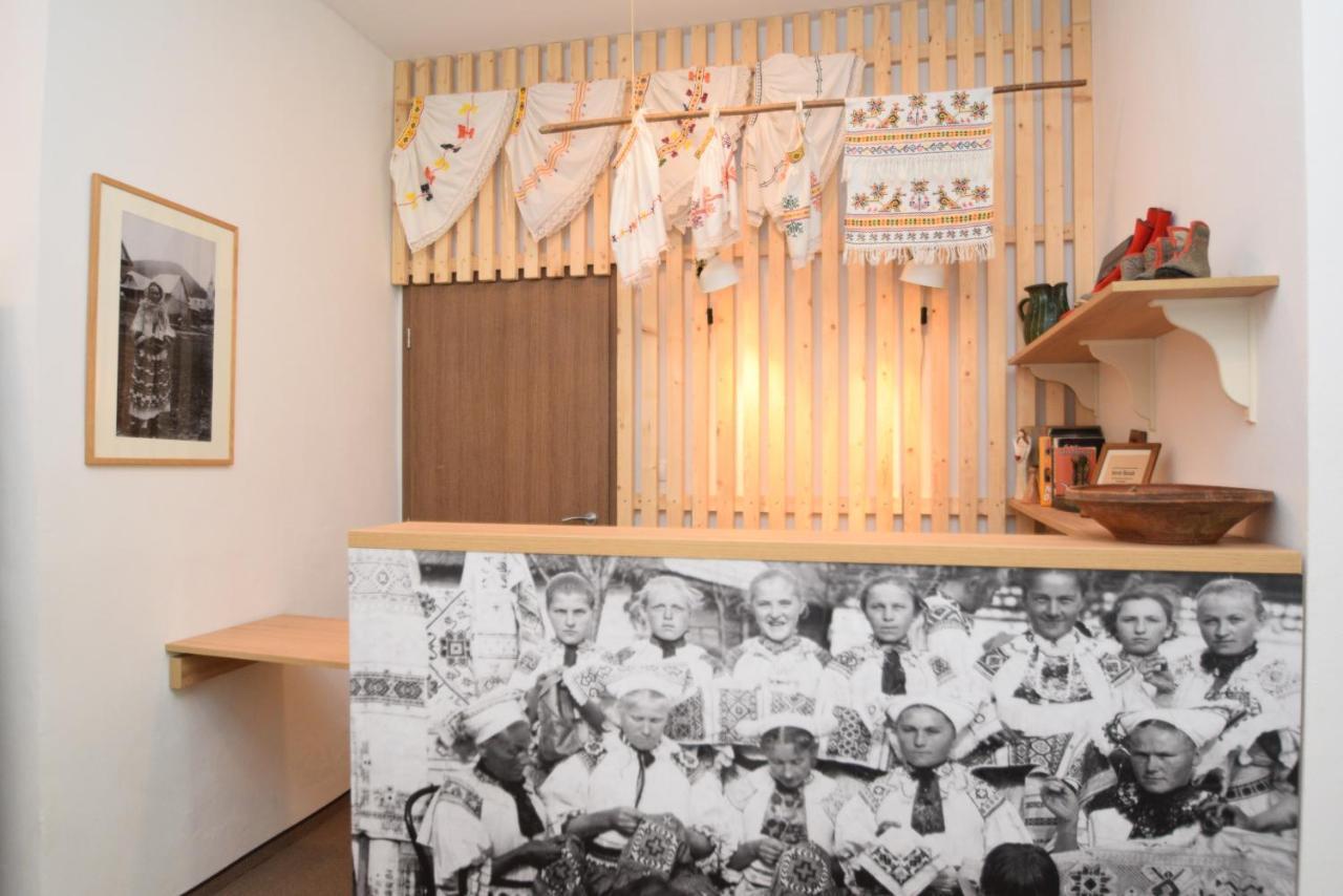 Kastiel Cicmany Hotel ภายนอก รูปภาพ