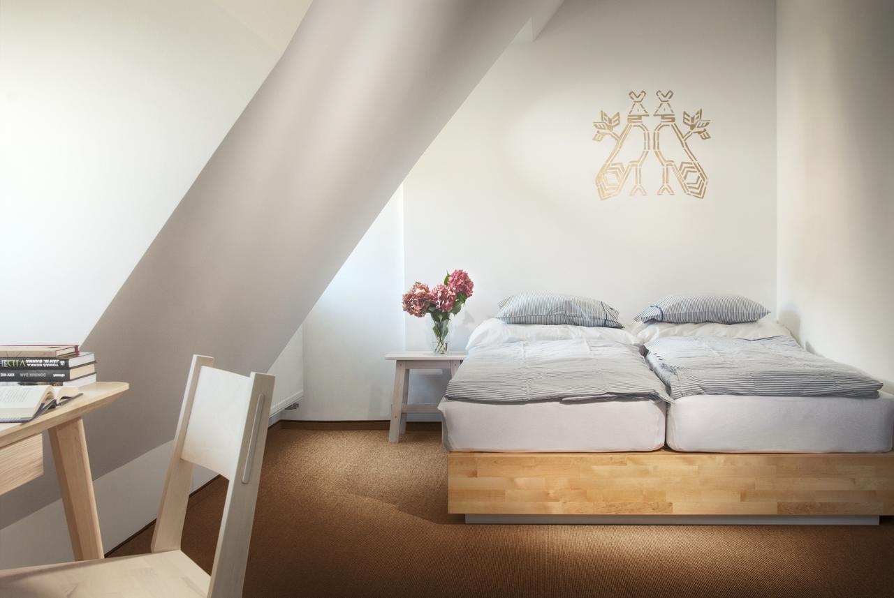 Kastiel Cicmany Hotel ภายนอก รูปภาพ